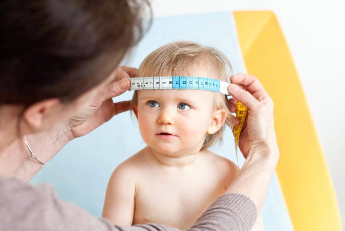 Suivre le développement de mon bébé grâce aux courbes de croissance