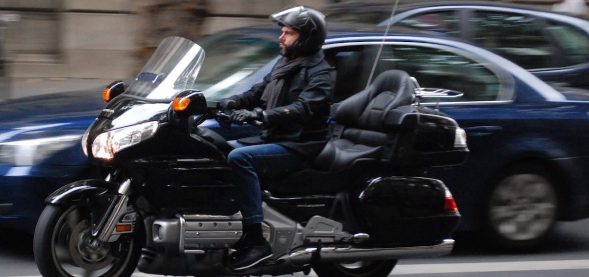 Comment bien choisir une société de taxi moto ?