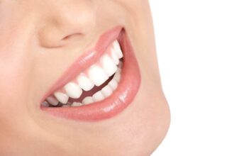 Dents saines et bien entretenues pour une bonne santé bucco-dentaire