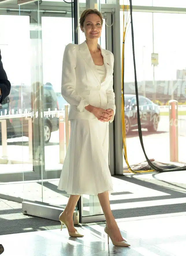 Angelina Jolie en tenue blanche à Londre