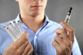 la cigarette électronique est elle aussi dangereuse que les produits du tabac