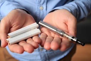 La cigarette électronique est-elle aussi dangereuse que le tabac?