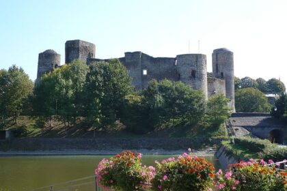 Vue sur le château de Saint Aubin du Cormier