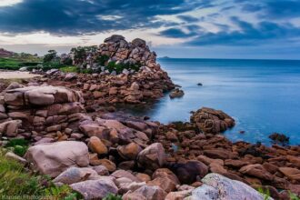 côte de granite rose dans le finistere