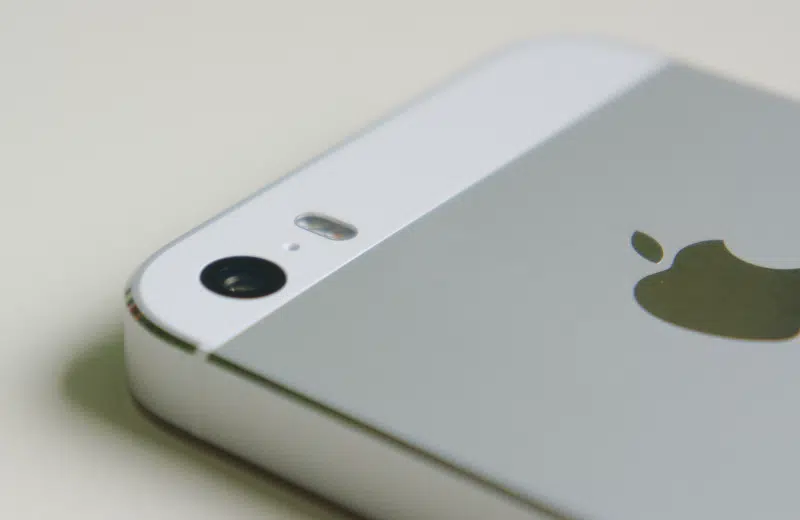 A la recherche d’une solution simple pour remplacer l’écran cassé d’un iPhone ?