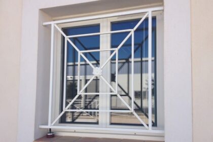 Grille de défense pour fenêtre