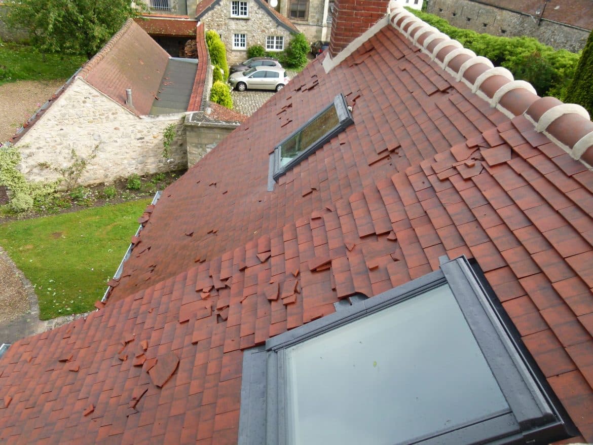 L’orage : l’ennemi de vos toitures