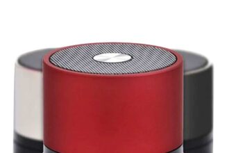 enceinte bluetooth S10 en utilisation avec un smartphone