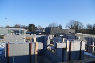 Bloc coffrant isolant: définition et avantages