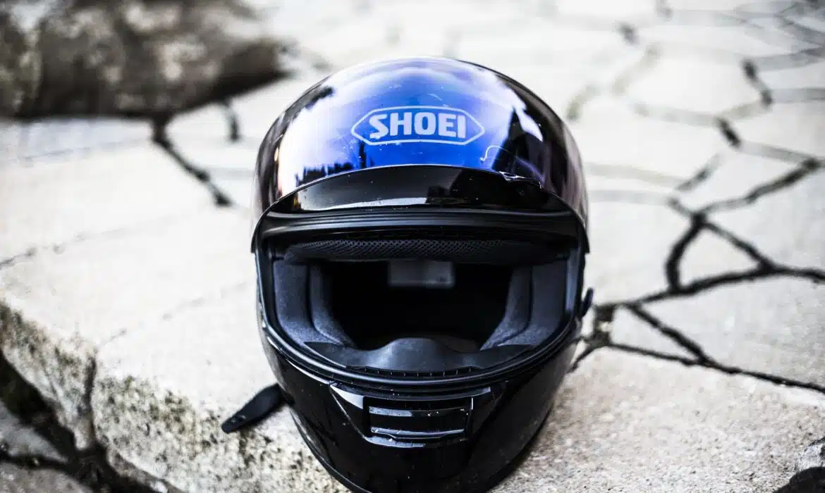 Casque Shoei : au cœur de l’innovation en matière de confort et de sécurité pour les motards cœur