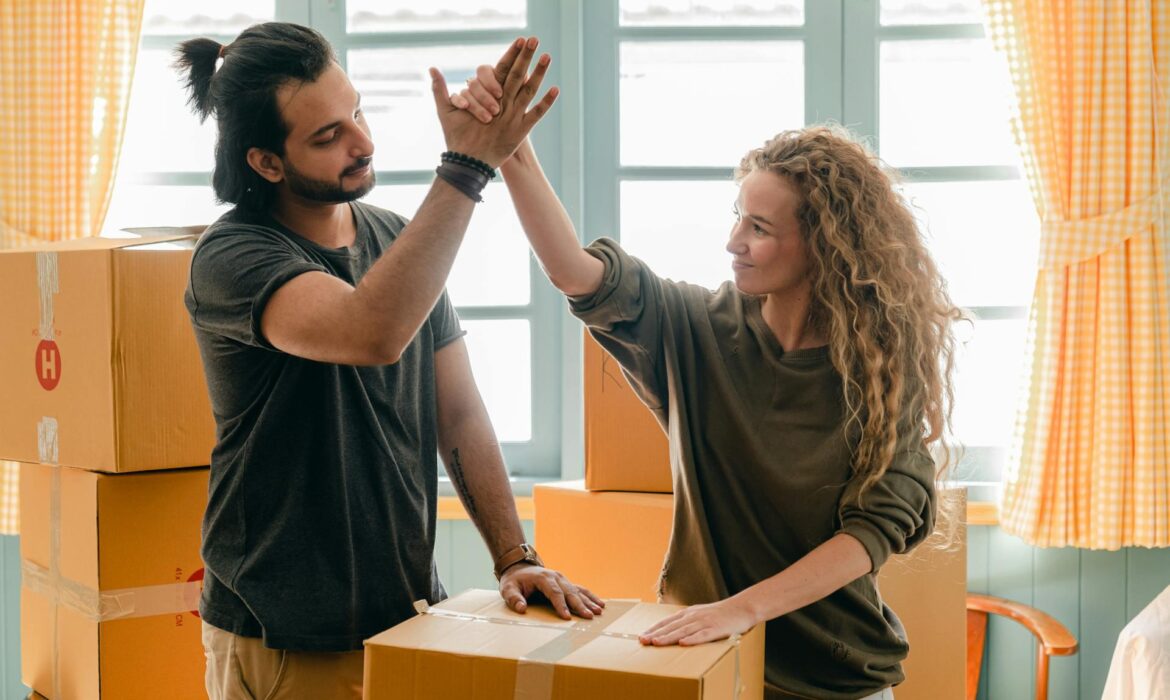 Déménagement en couple : comment bien répartir les tâches pour éviter les tensions