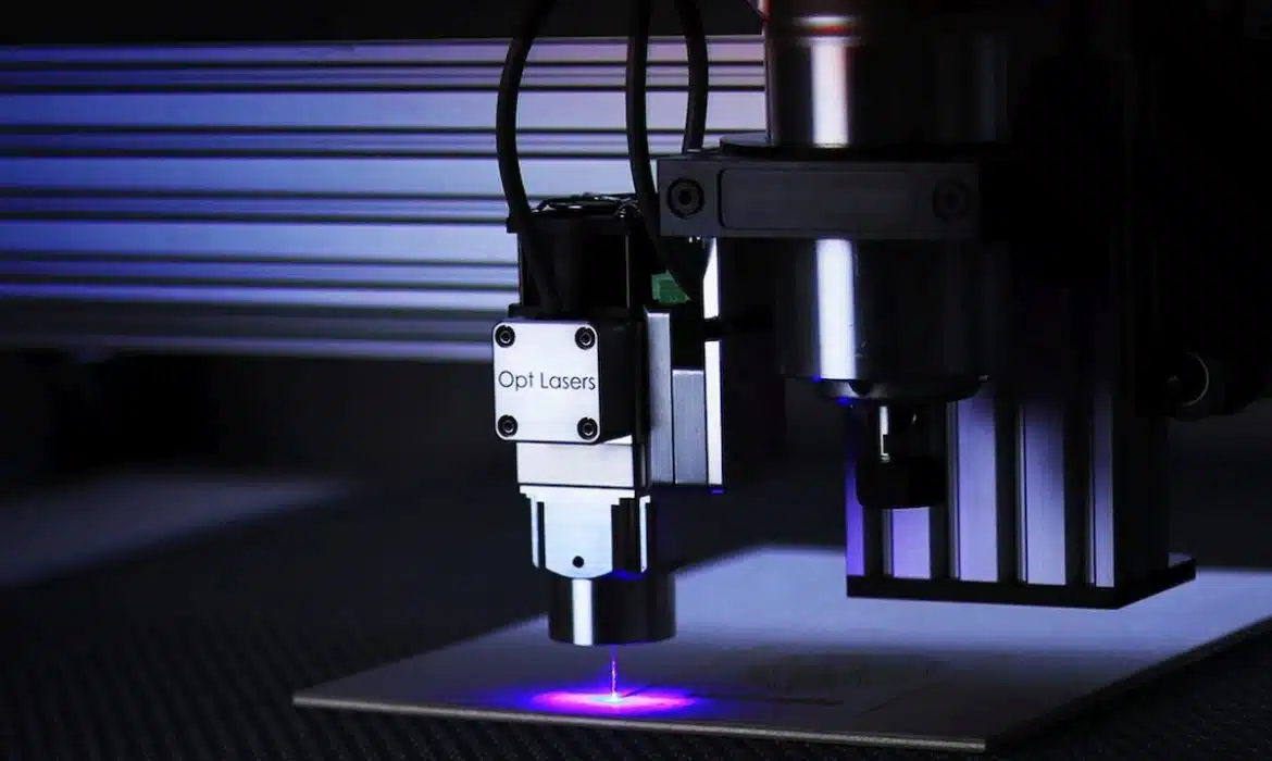 Découpe laser : comment les entreprises transforment l’industrie avec cette technologie innovante