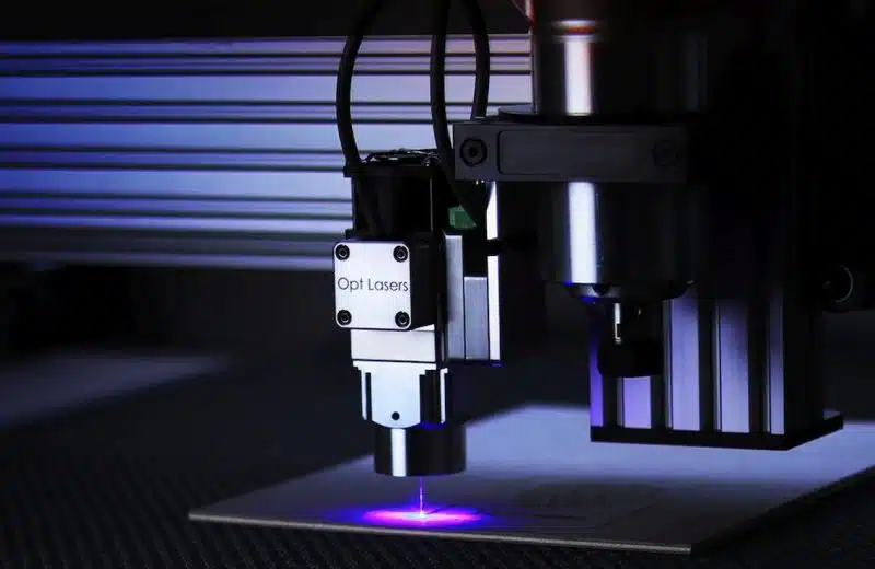Découpe laser : comment les entreprises transforment l’industrie avec cette technologie innovante