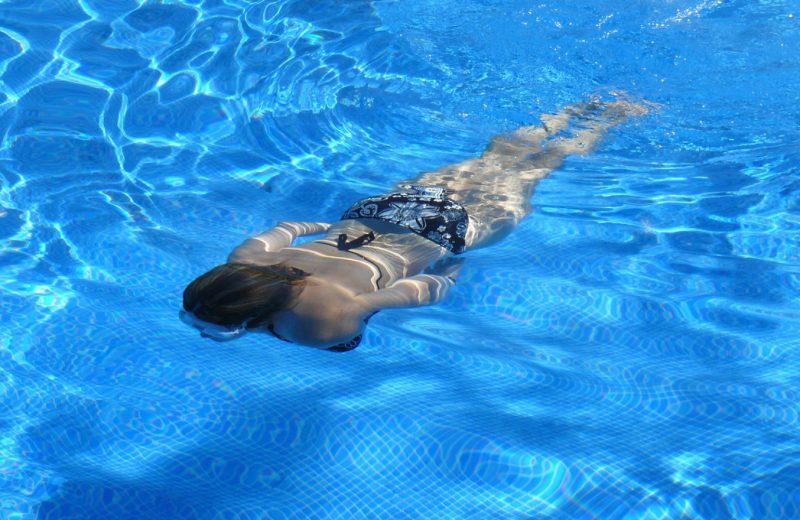 Des cours de natation pour vaincre l’aquaphobie