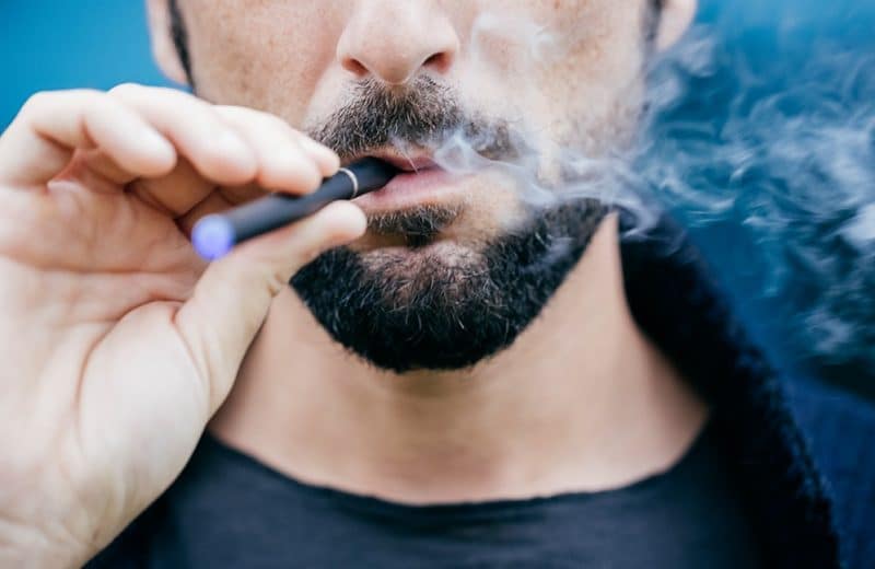 Cigarette ou cigarette électronique ?