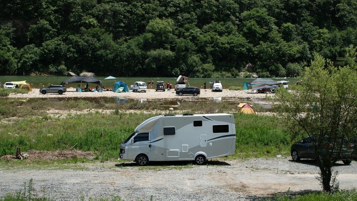 Partez à l'aventure en camping-car : le guide ultime pour un voyage réussi