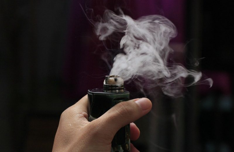 La cigarette électronique aide t-elle à arrêter de fumer ?