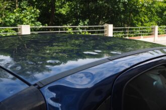 Astuces pour débosseler soi-même la carrosserie de son véhicule