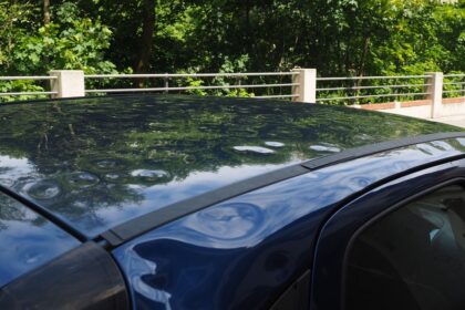 Astuces pour débosseler soi-même la carrosserie de son véhicule